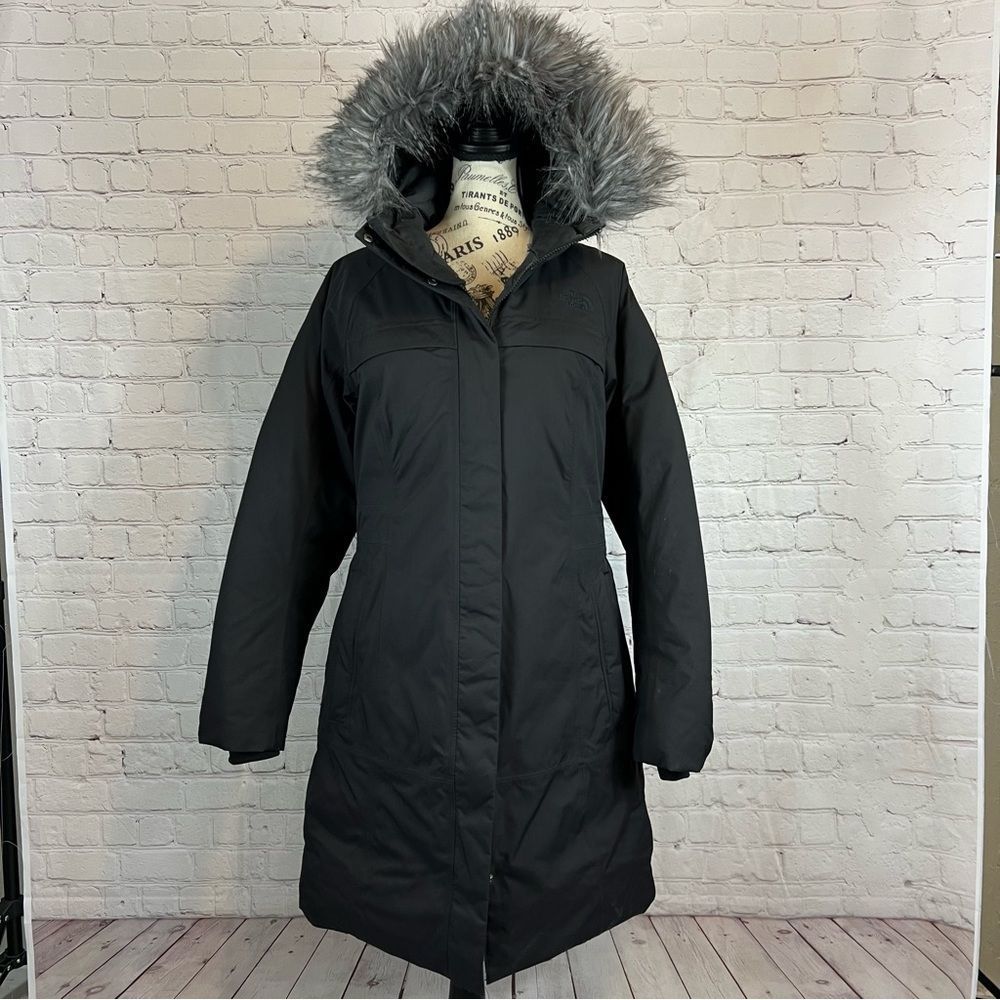 The North Face Women’s Arctic Down Parka Size Medium Black  Hyvent